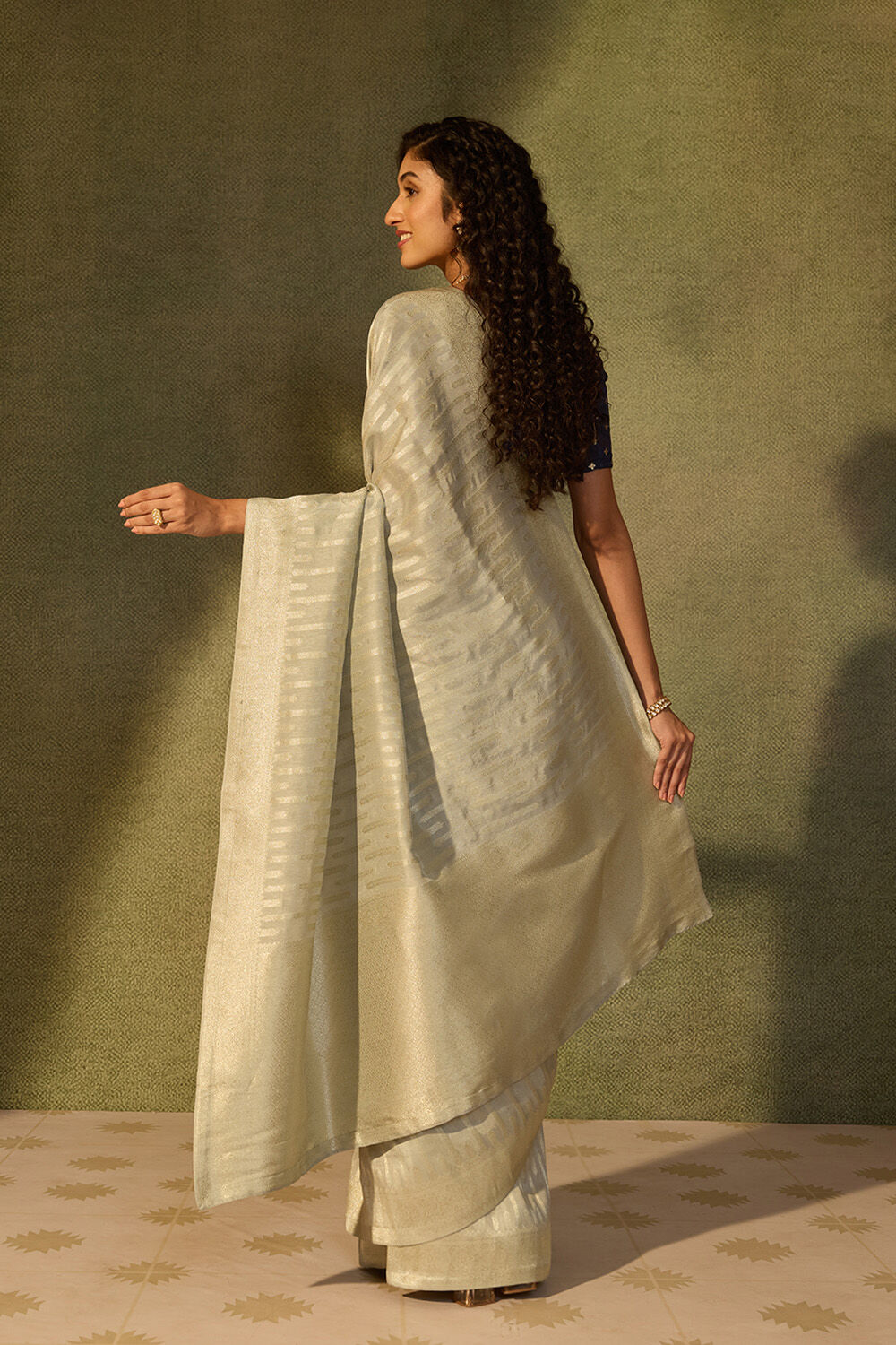 Grey Pure Viscose Woven Saree image number null