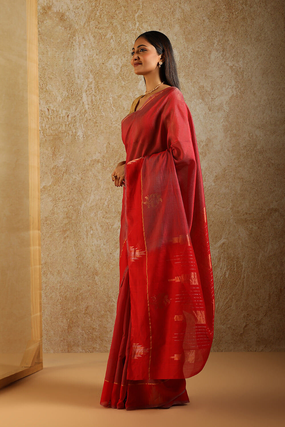 Red South Pure Silk Cotton Woven Saree image number null