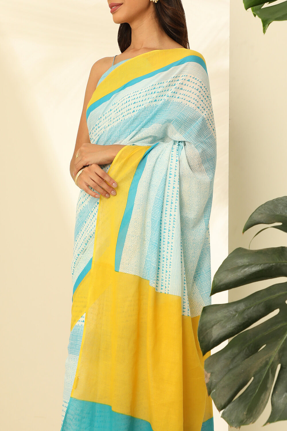 Off White Pure Cotton Mulmul Printed Saree image number null