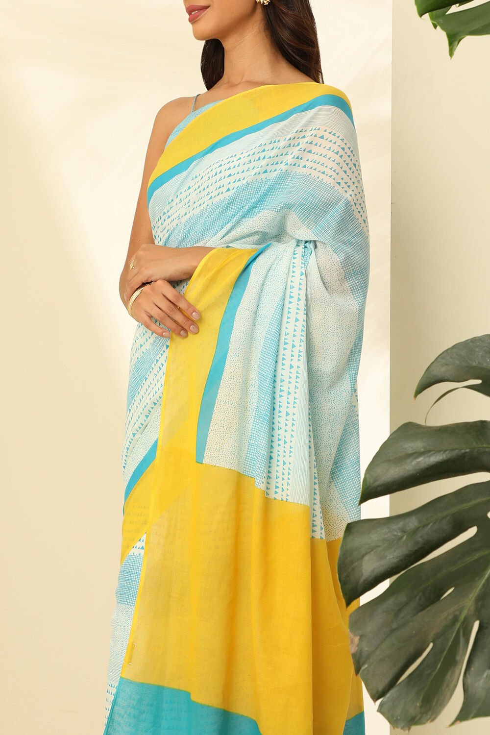Off White Pure Cotton Mulmul Printed Saree image number null