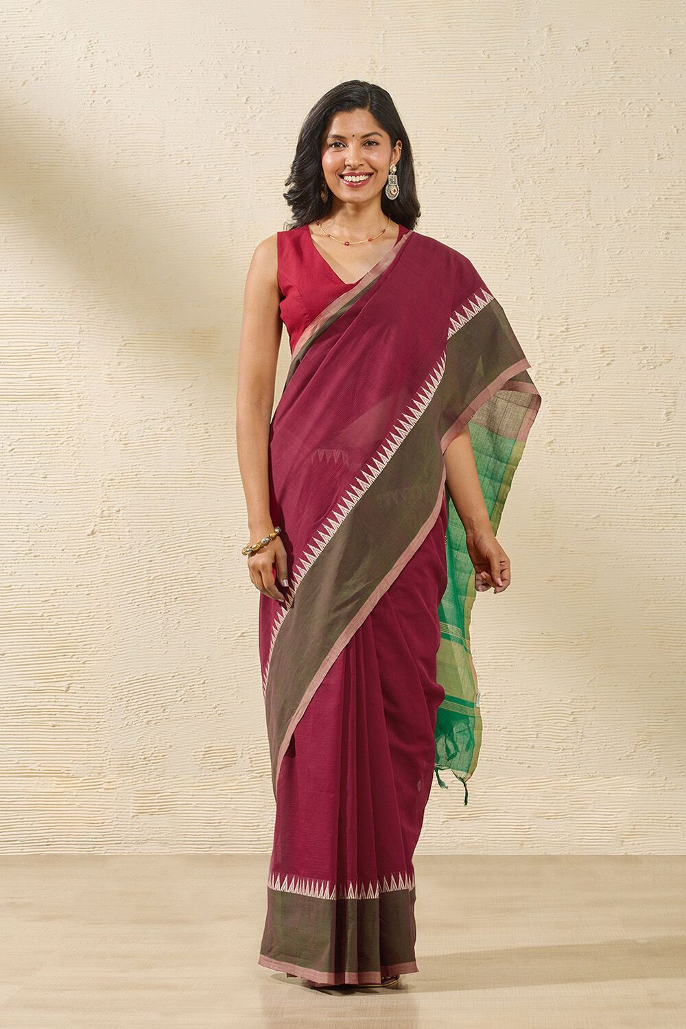 Dark Red Woven Pure Cotton Mangalgiri Saree image number null