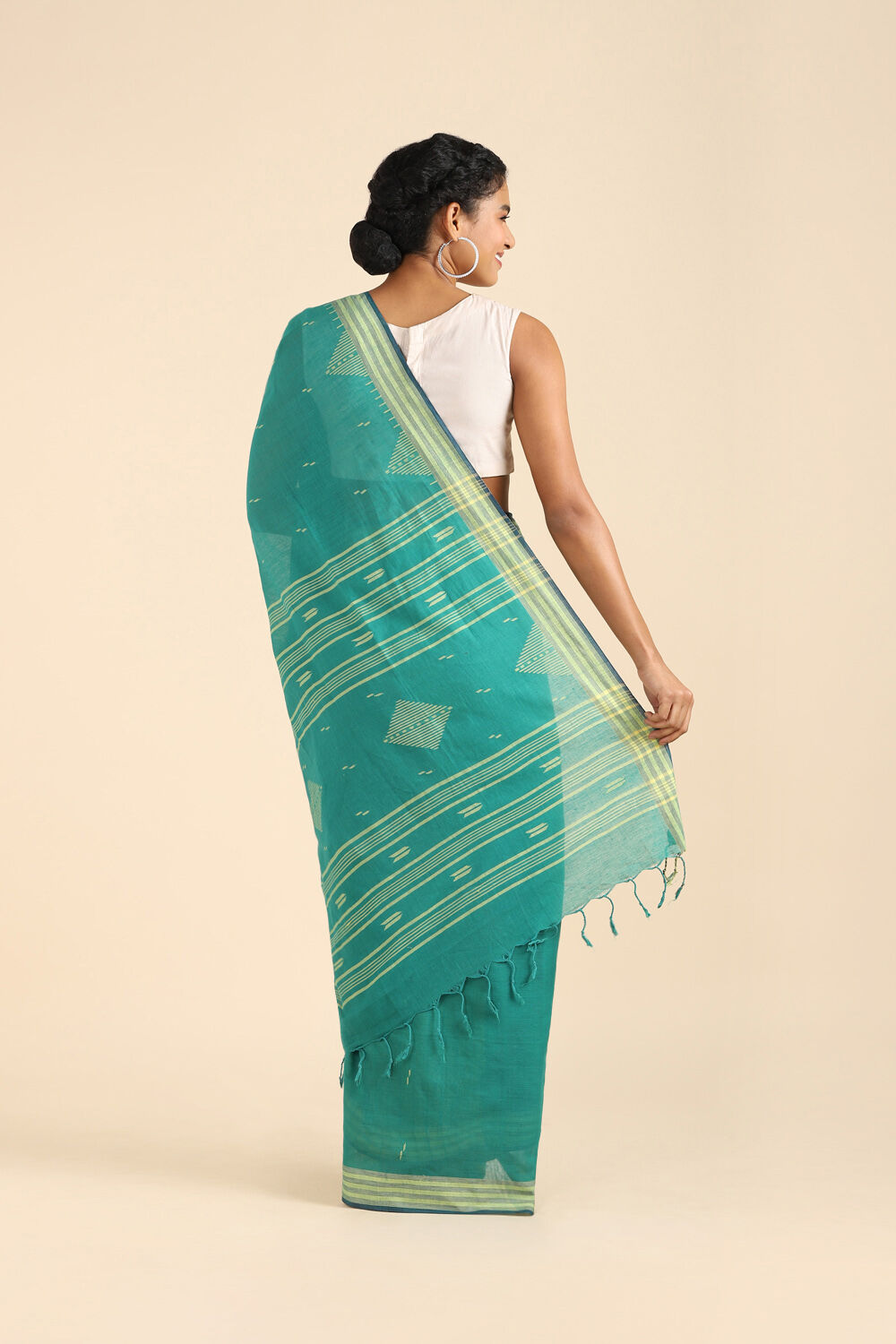 Green Pure Cotton Jamdani Saree image number null