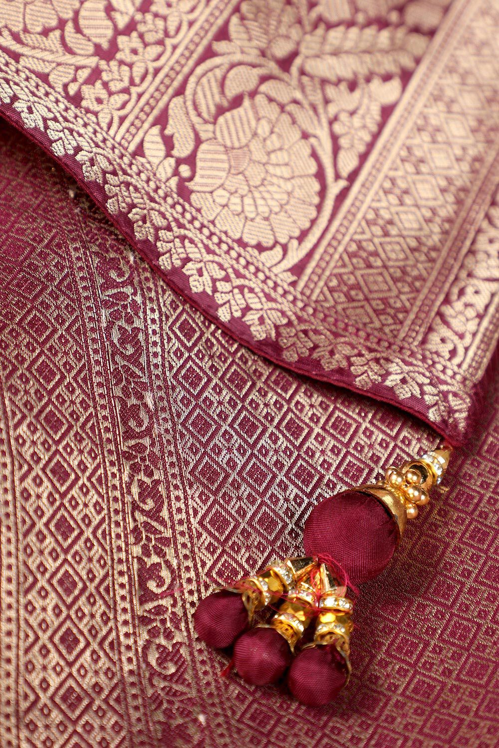Dark Pink Contemporary Viscose Luxe Woven Saree image number null