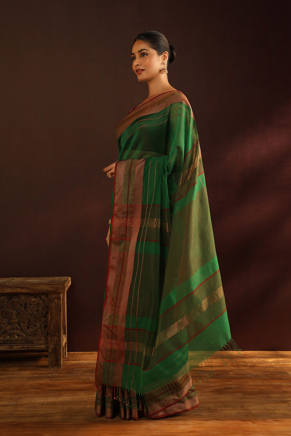 Dark Green Woven Pure Silk Cotton Maheswari Saree image number null