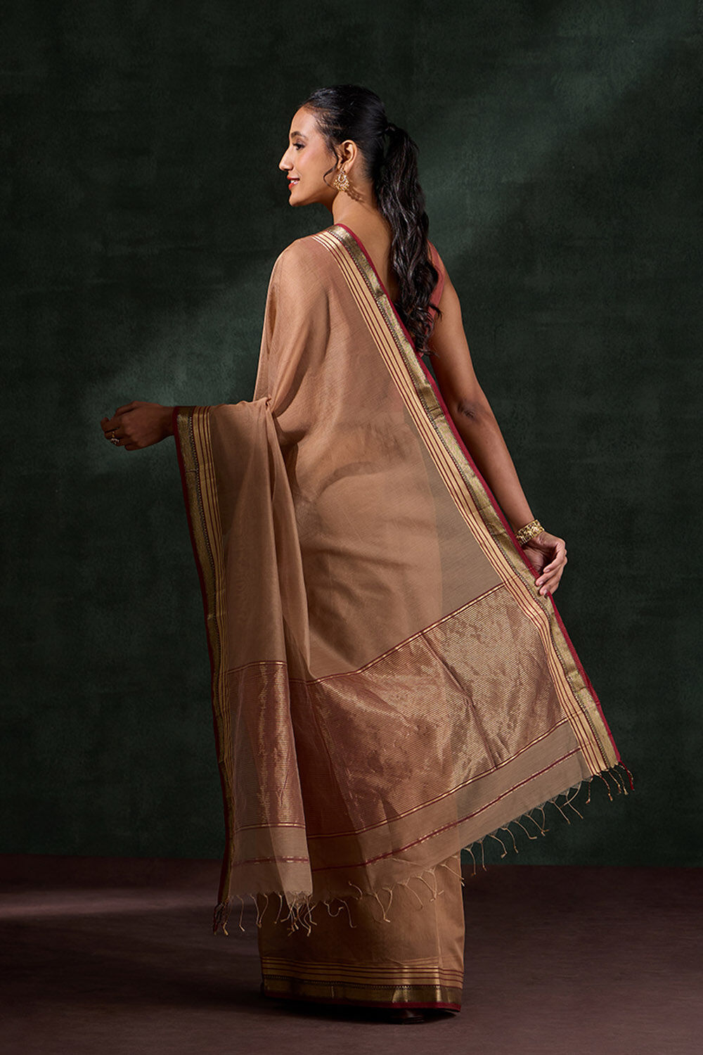 Brown Woven Pure Silk Cotton Maheshwari Saree image number null