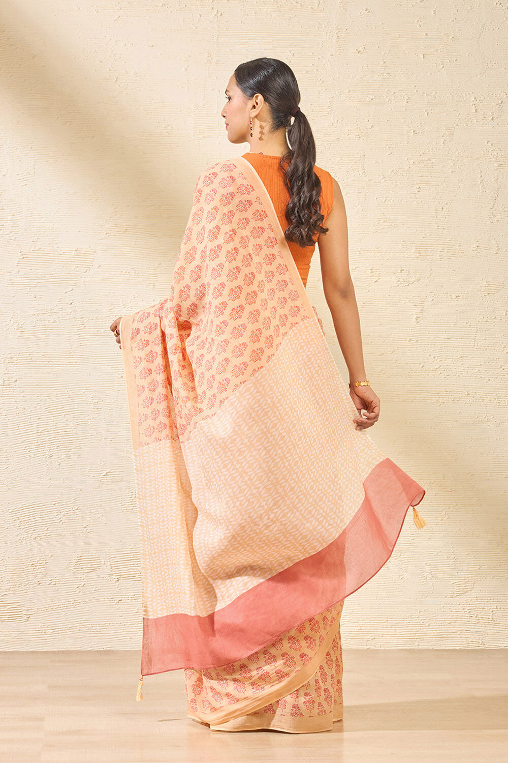 Beige Screen Printed Bengal Pure Mulmul Cotton Saree image number null
