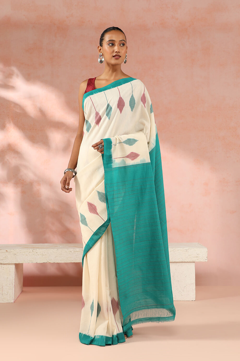 Off-White Pochampalli Pure Cotton Ikat Saree image number null