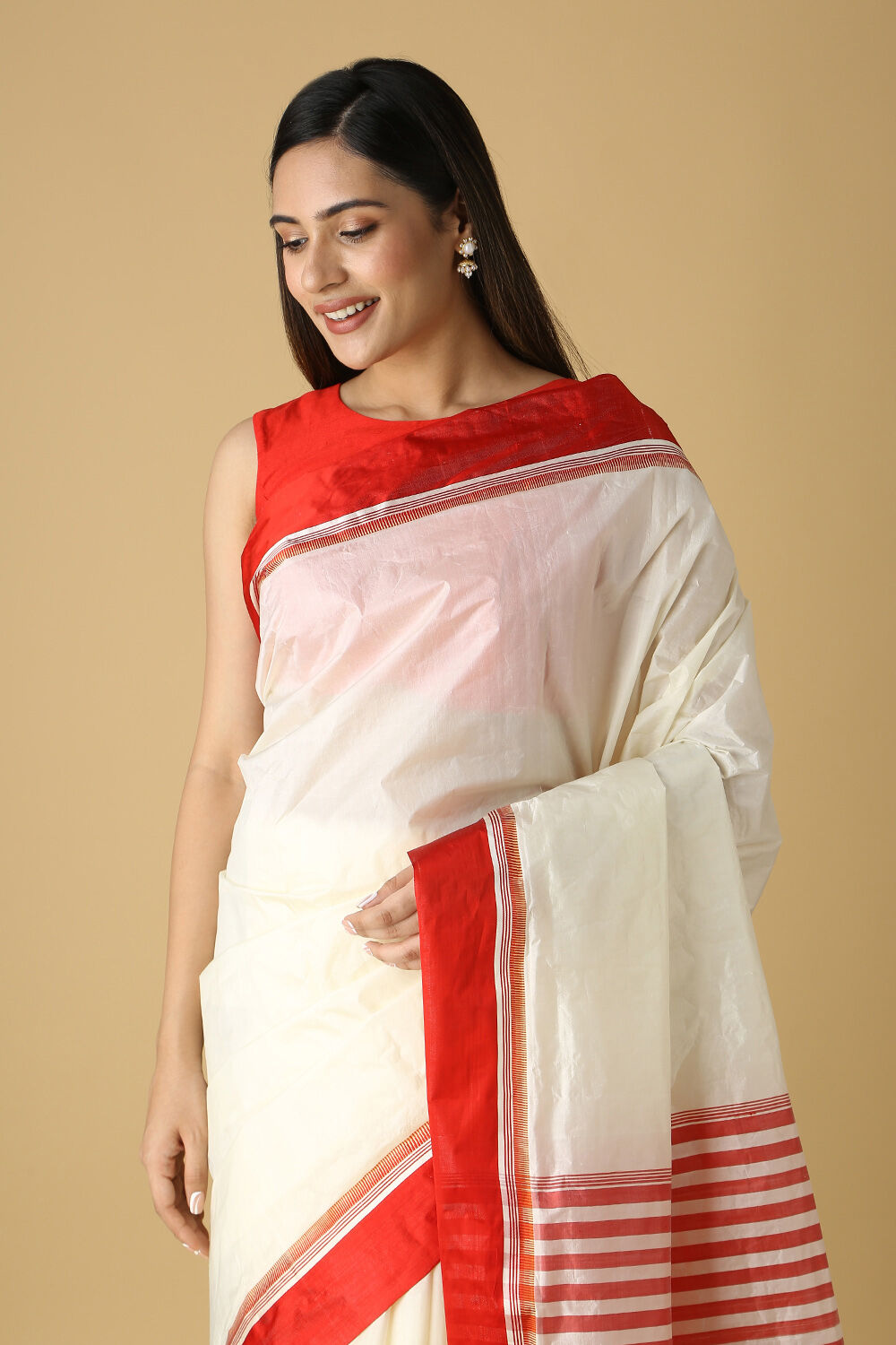 Off White Pure Silk Bengal Saree image number null