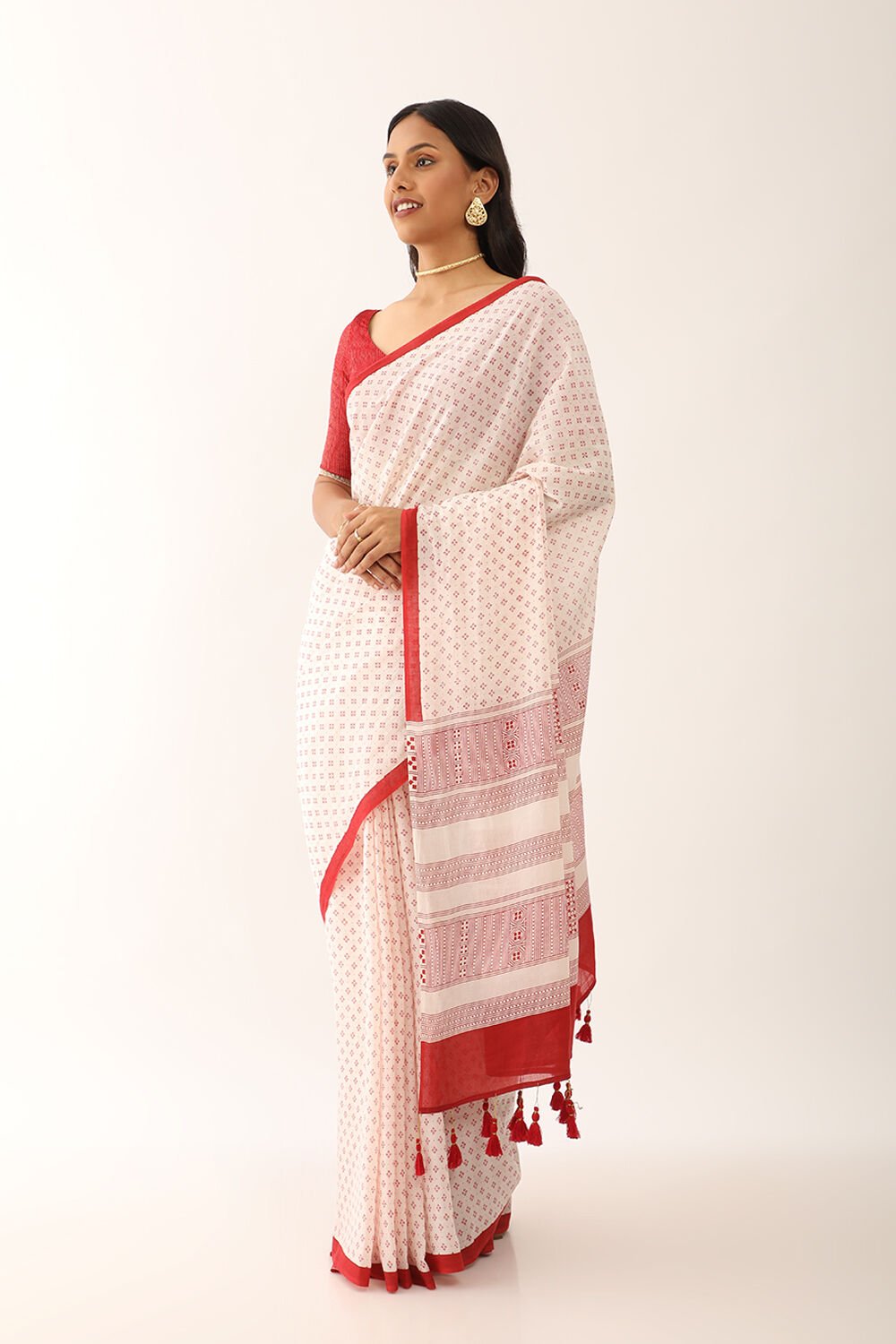 Off White Screen Printed Pure Cotton Saree image number null