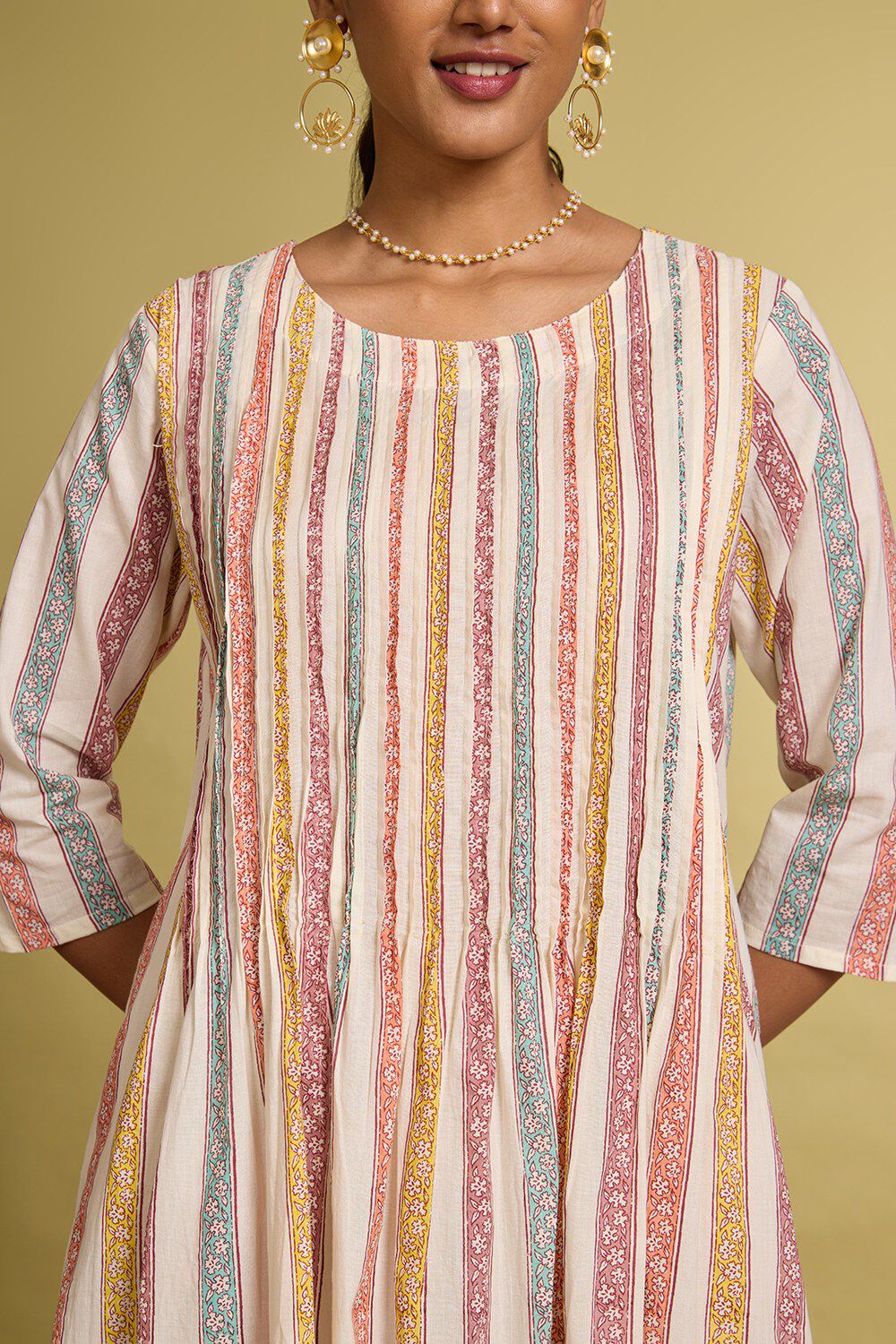 Off White Screen Printed Pure Cotton Kurta Set image number null