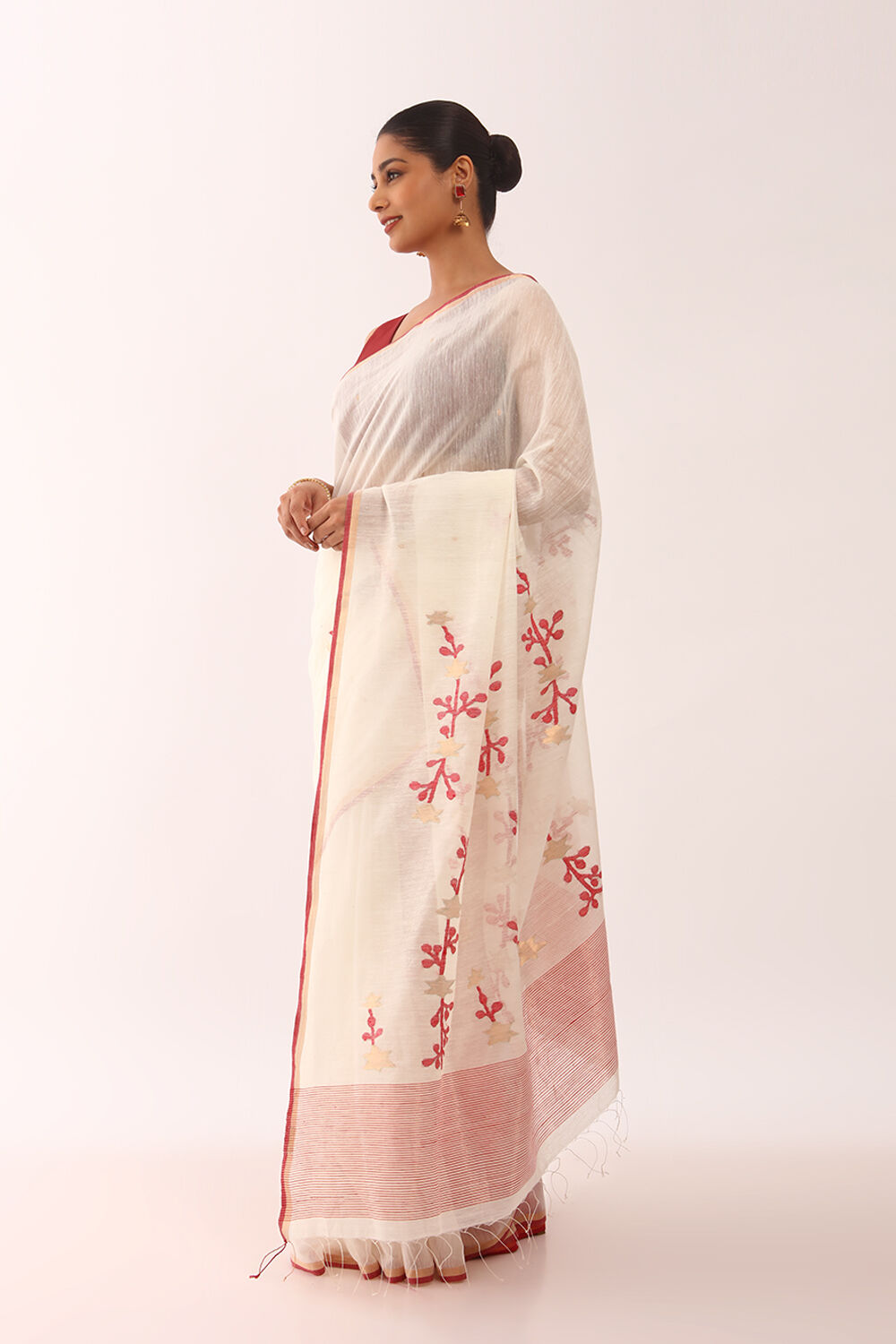 Off-White Bengali Silk Khadi Cotton Jamdani Saree image number null