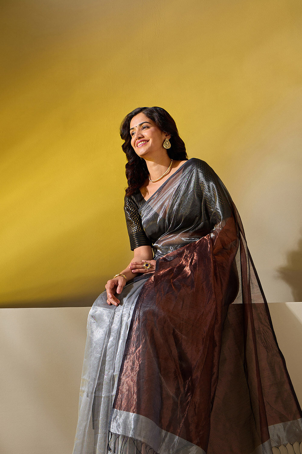 Grey Woven Pure Silk Tissue Maheshwari Saree image number null