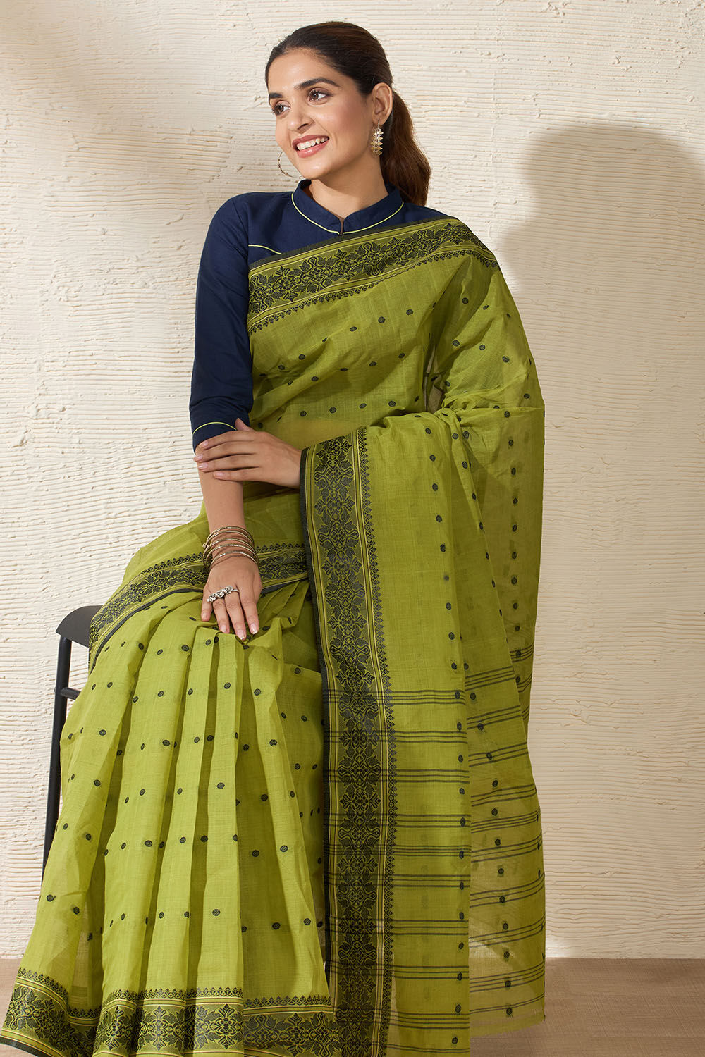 Green Woven Pure Cotton Bengal Saree image number null