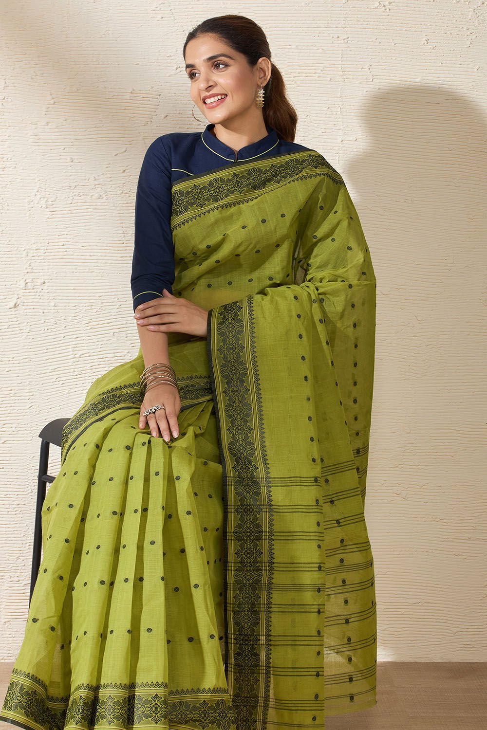 Green Woven Pure Cotton Bengal Saree image number null