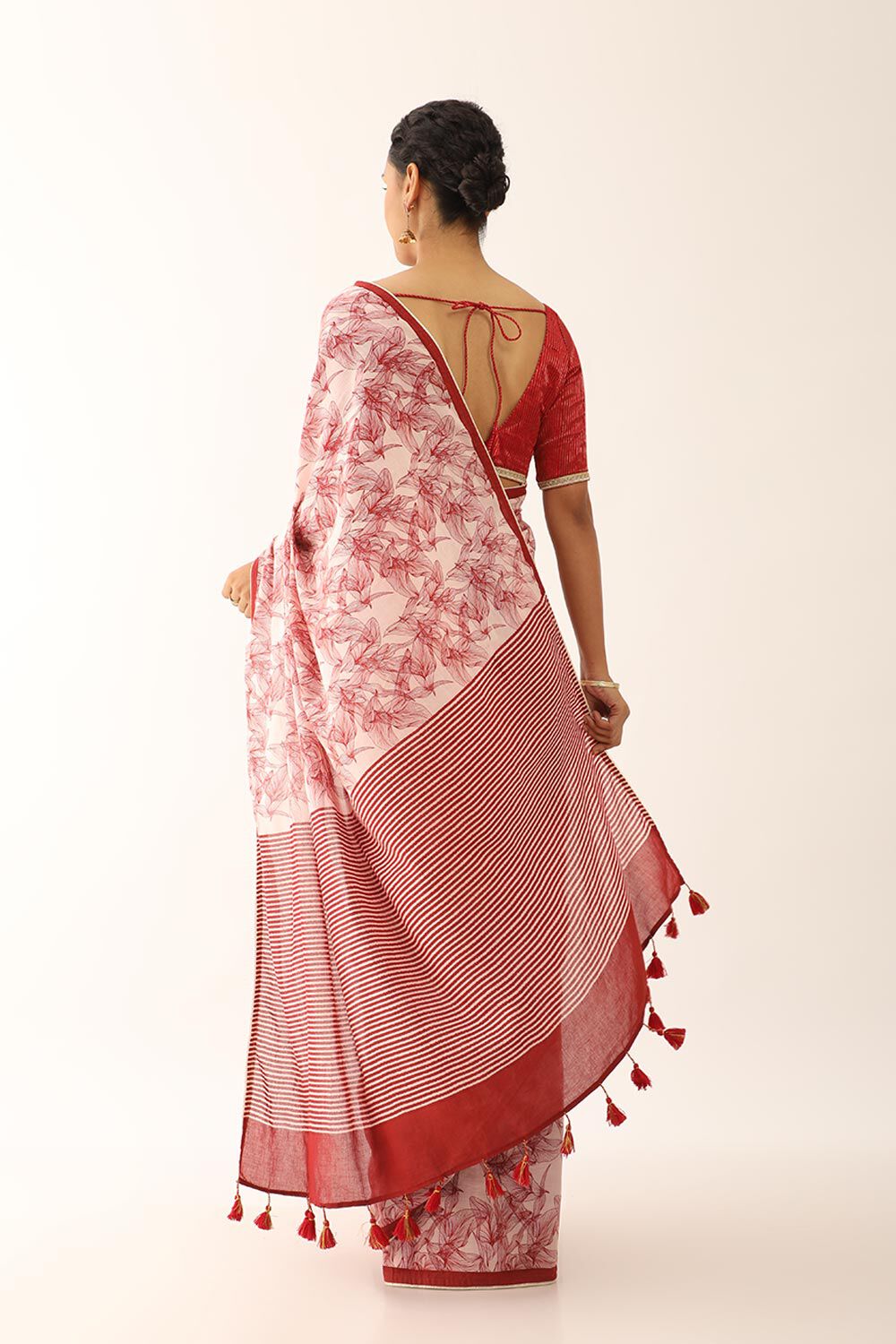 Off White Screen Printed Pure Cotton Saree image number null