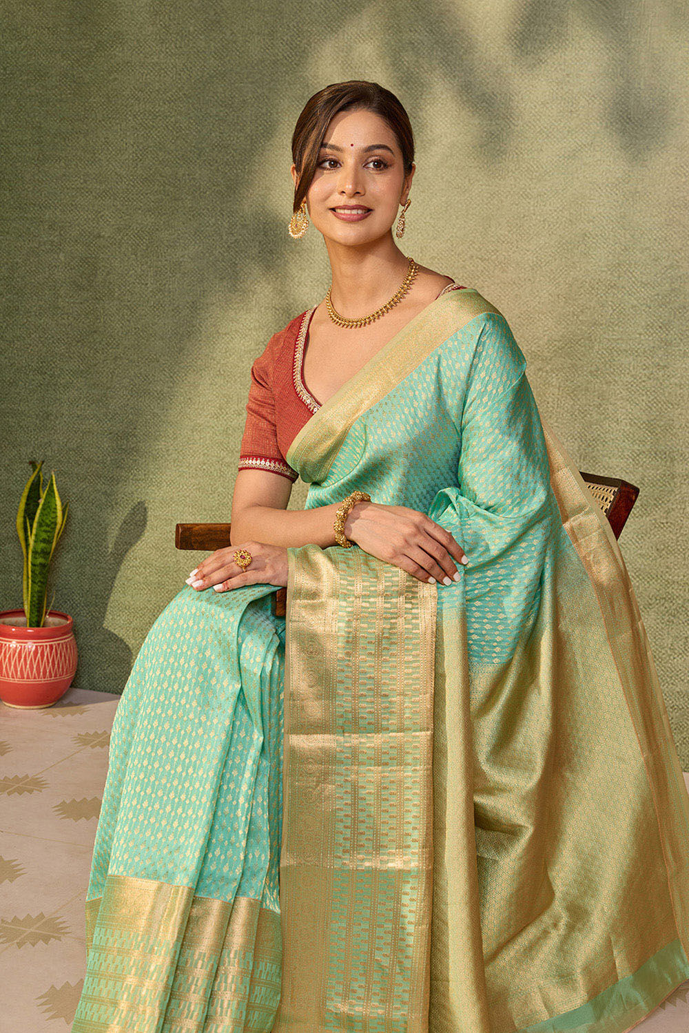 Light Green Woven Kanjivaram  Silk Viscose Saree image number null