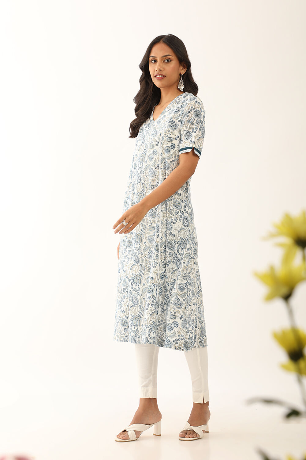 Off White Cotton Block Printed Sanganeri Kurta image number null