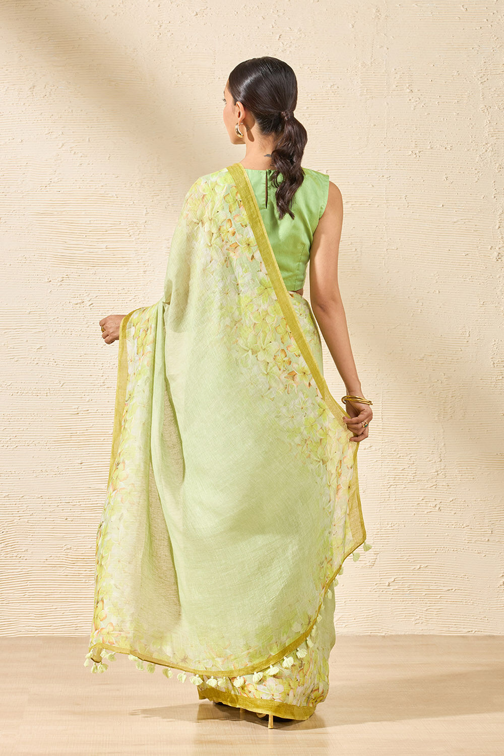 Green Printed Pure Linen Saree image number null