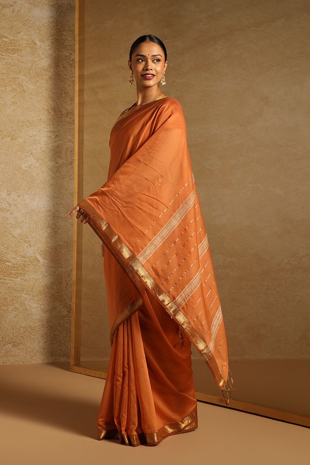 Brown Pure Silk Cotton Woven Maheshwari Saree image number null