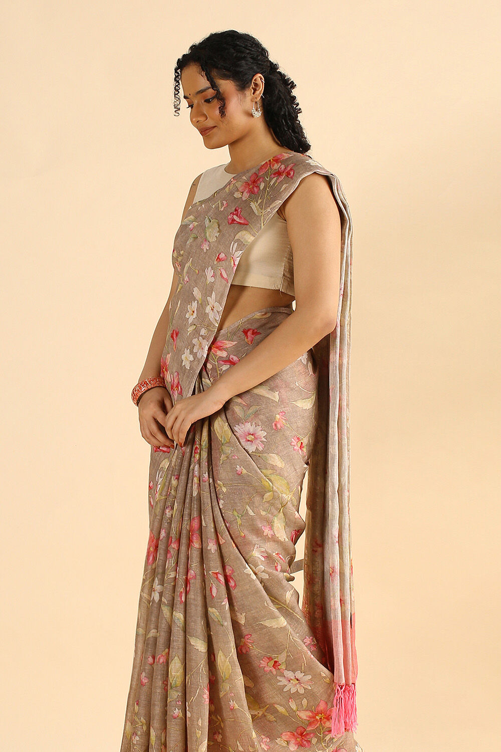 Grey Pure Linen Digital Printed Saree image number null
