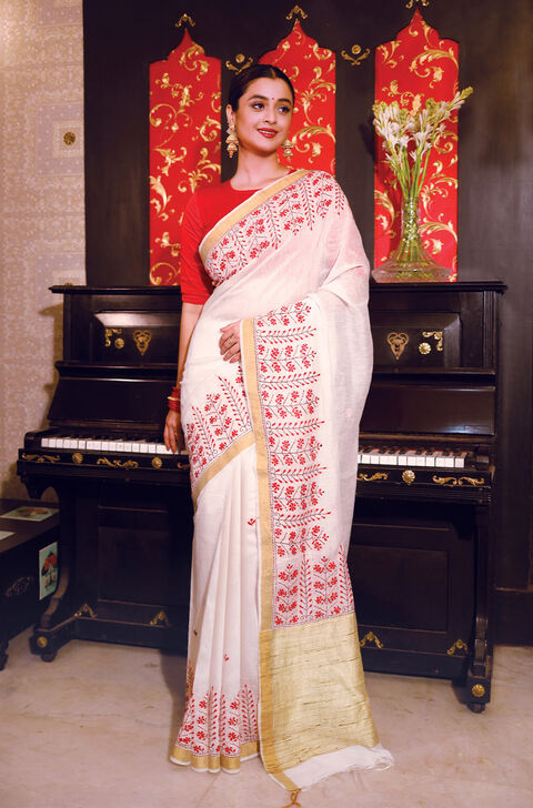 Off White Kantha Embroidered Pure Silk Linen Bengal Saree
