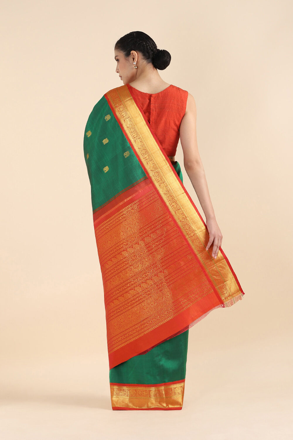 Green Pure Silk Kanjivaram Saree image number null
