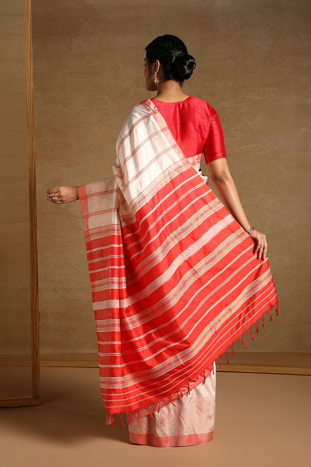 Off White Pure Silk Woven Bengali Saree image number null