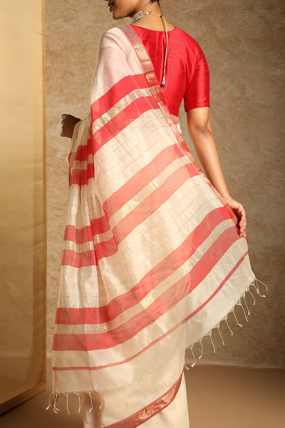 Off White Pure Silk Cotton Woven Maheshwari Saree image number null