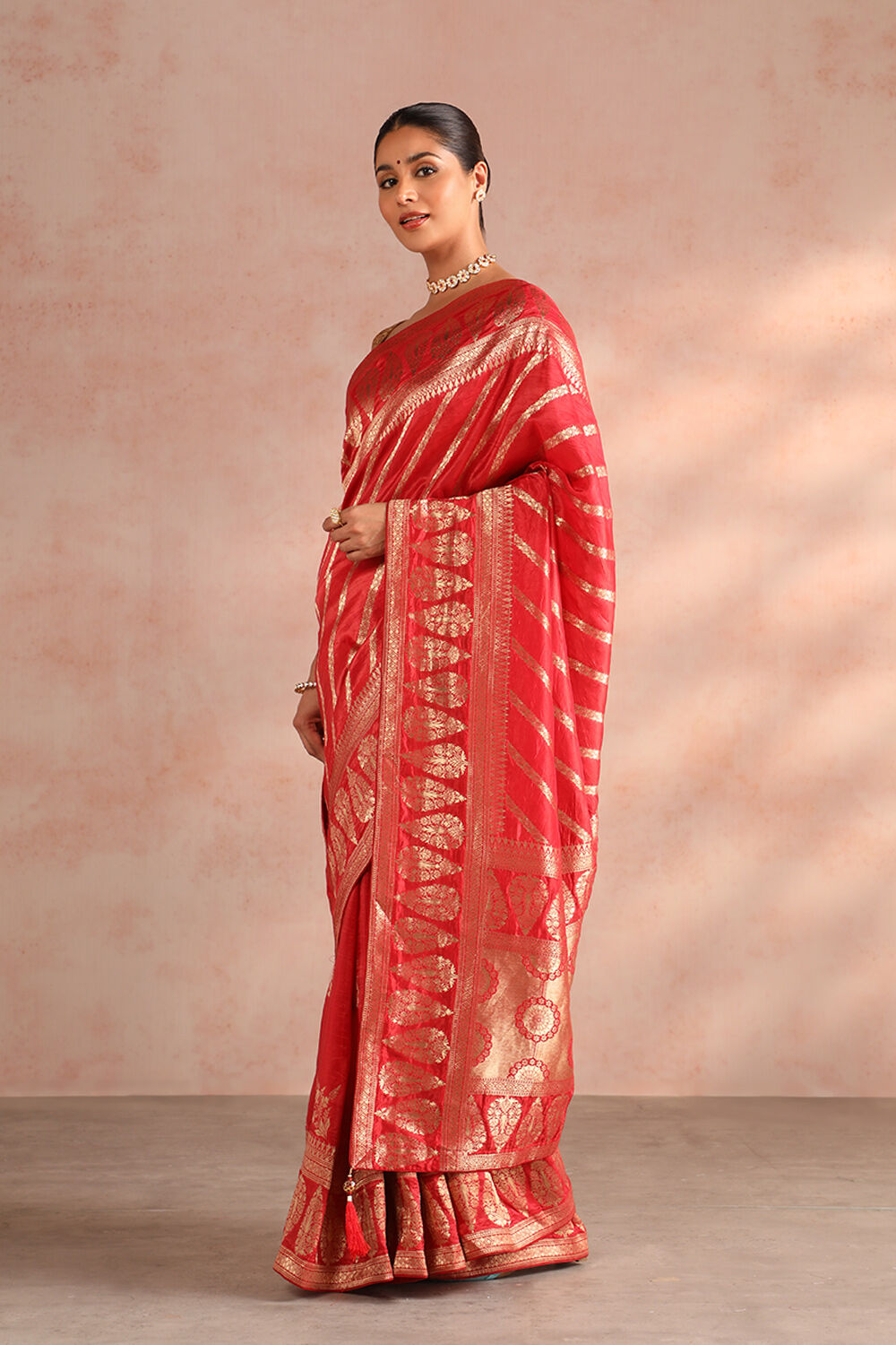 Red Viscose Luxe Woven Banaras Inspired Design Saree image number null