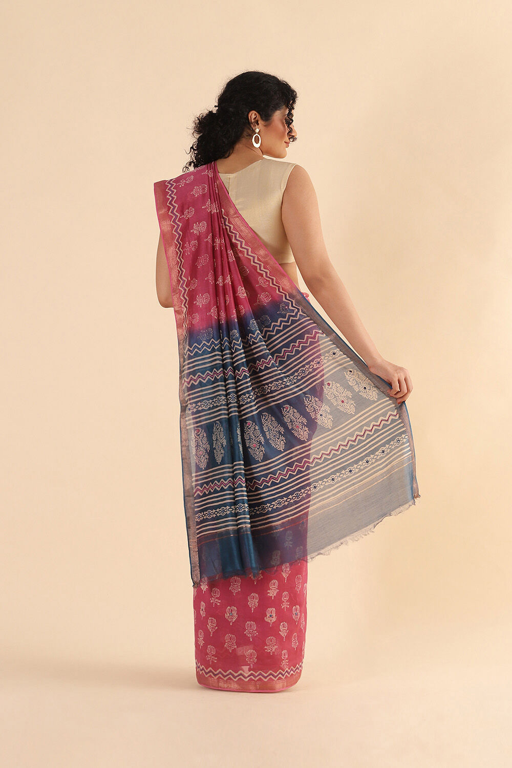Red Pure Silk Cotton Embroidered Saree image number null