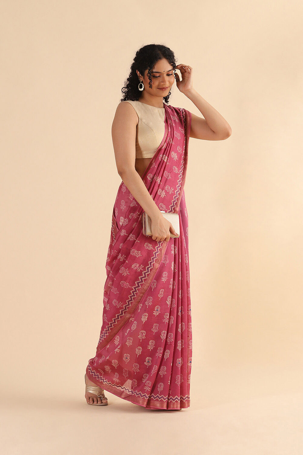 Red Pure Silk Cotton Embroidered Saree image number null