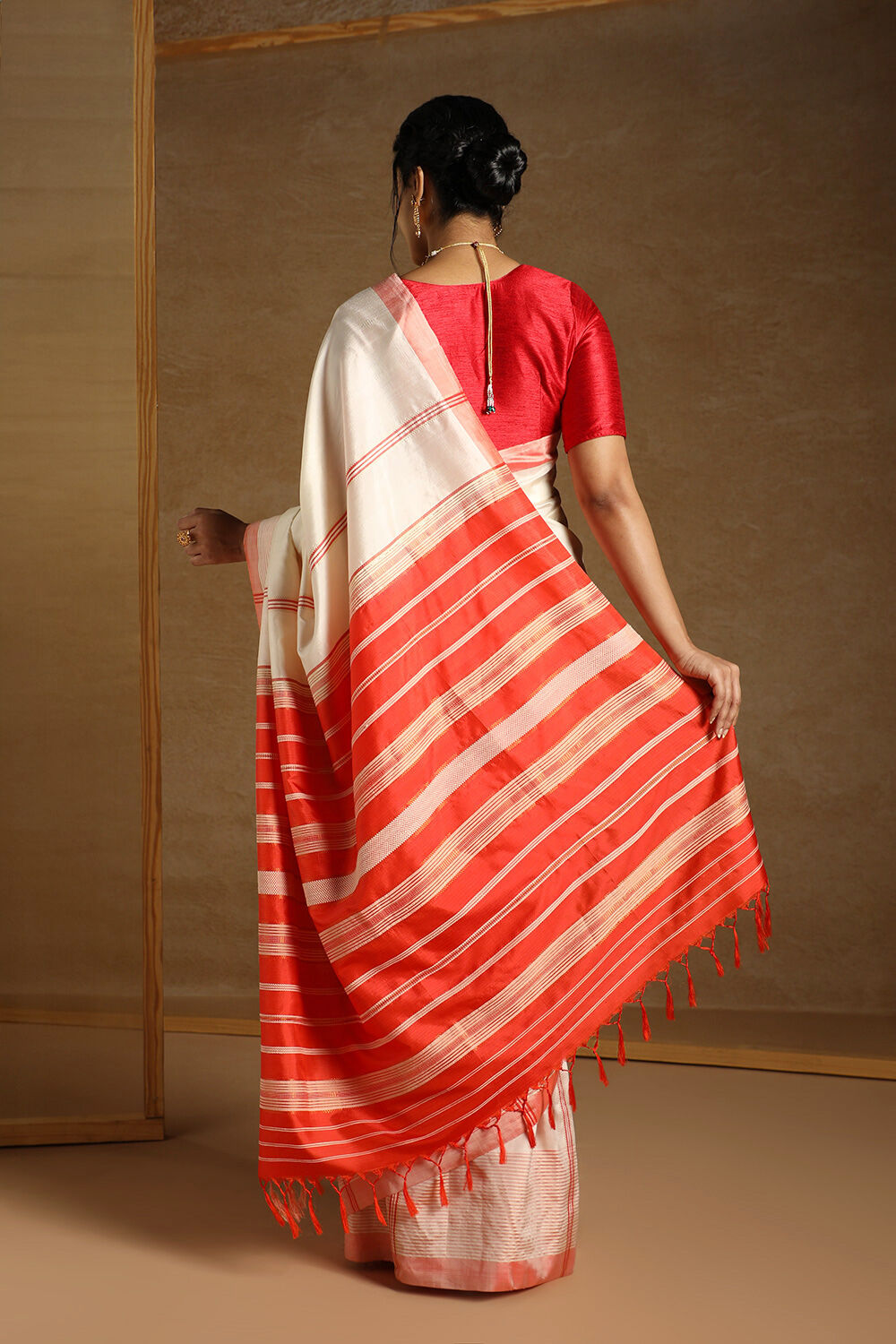 Off White Pure Silk Woven Bengali Saree image number null