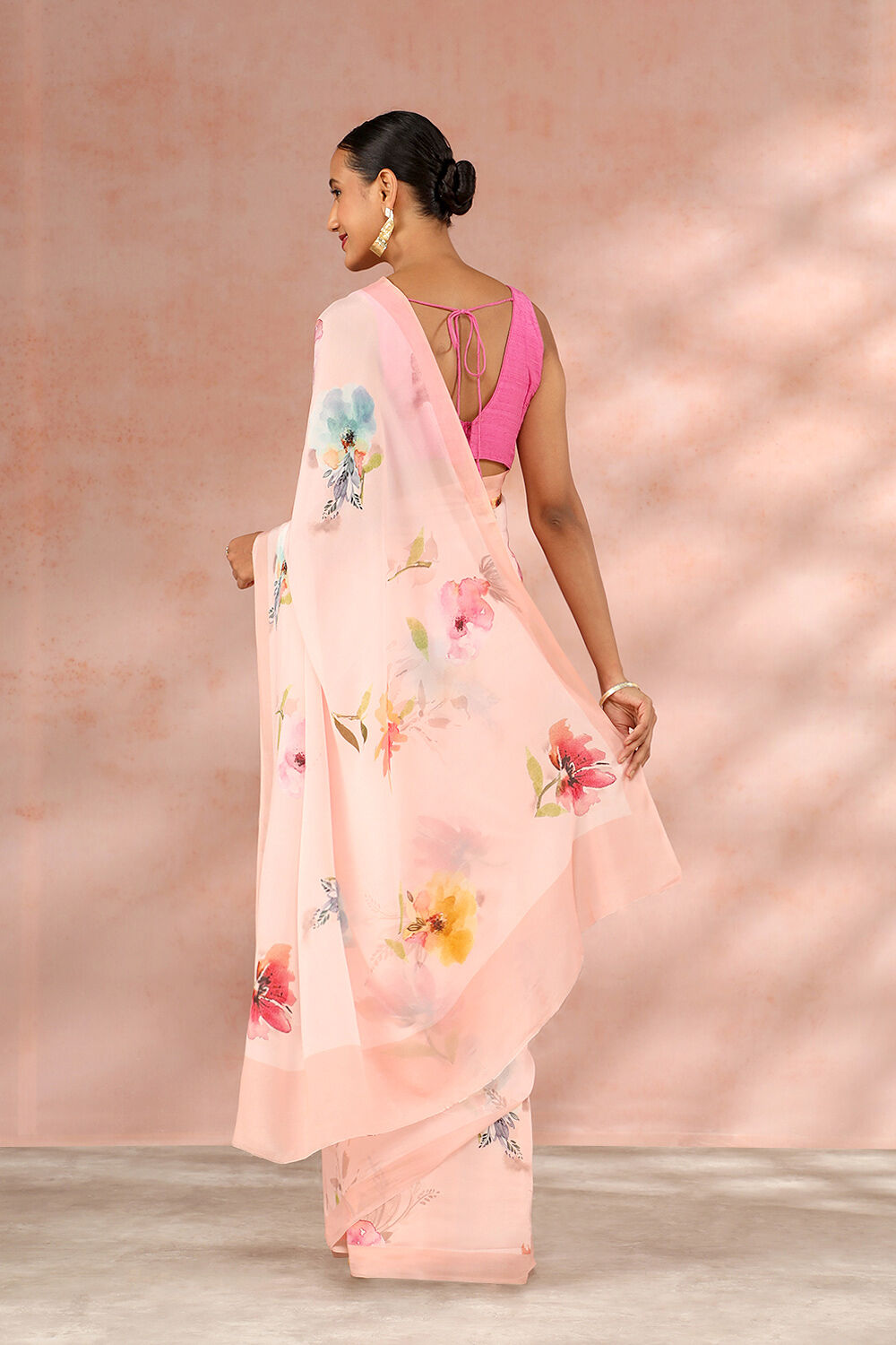 Light Pink Contemporary Viscose Crepe Digital Printed Saree image number null