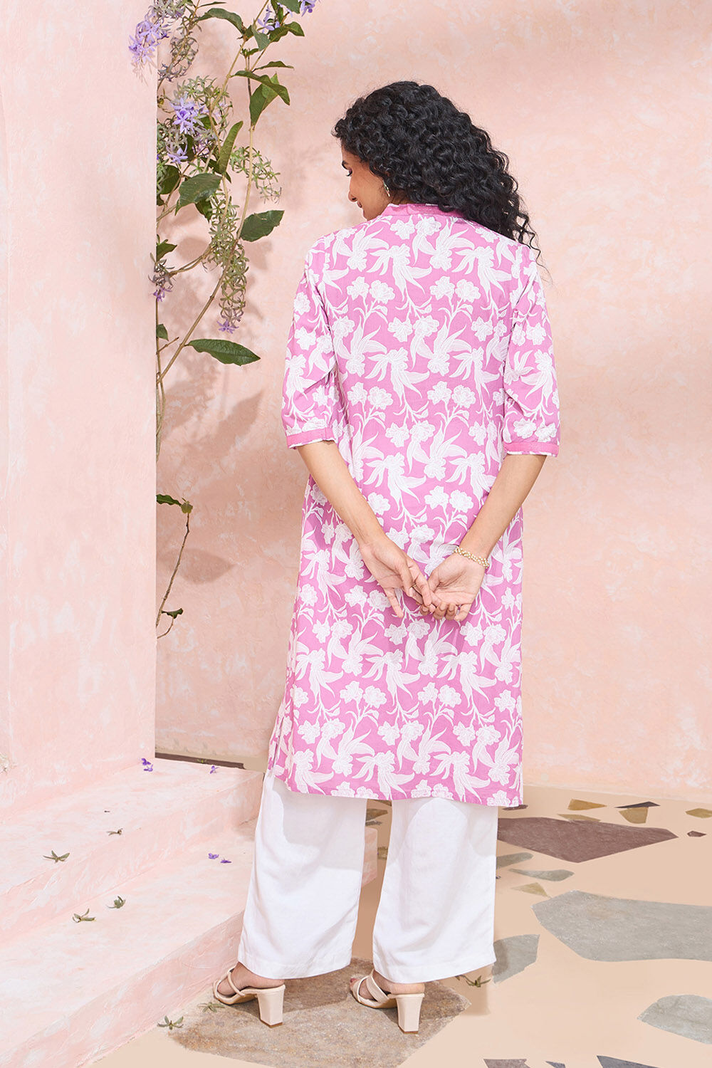 Violet Screen Printed Pure Cotton Kurta image number null