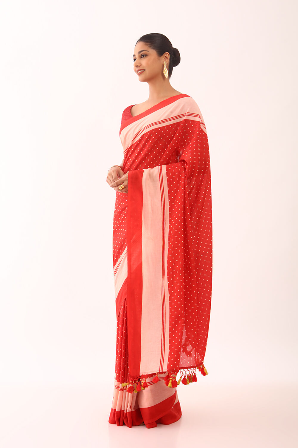 Red Screen Printed Pure Cotton Saree image number null