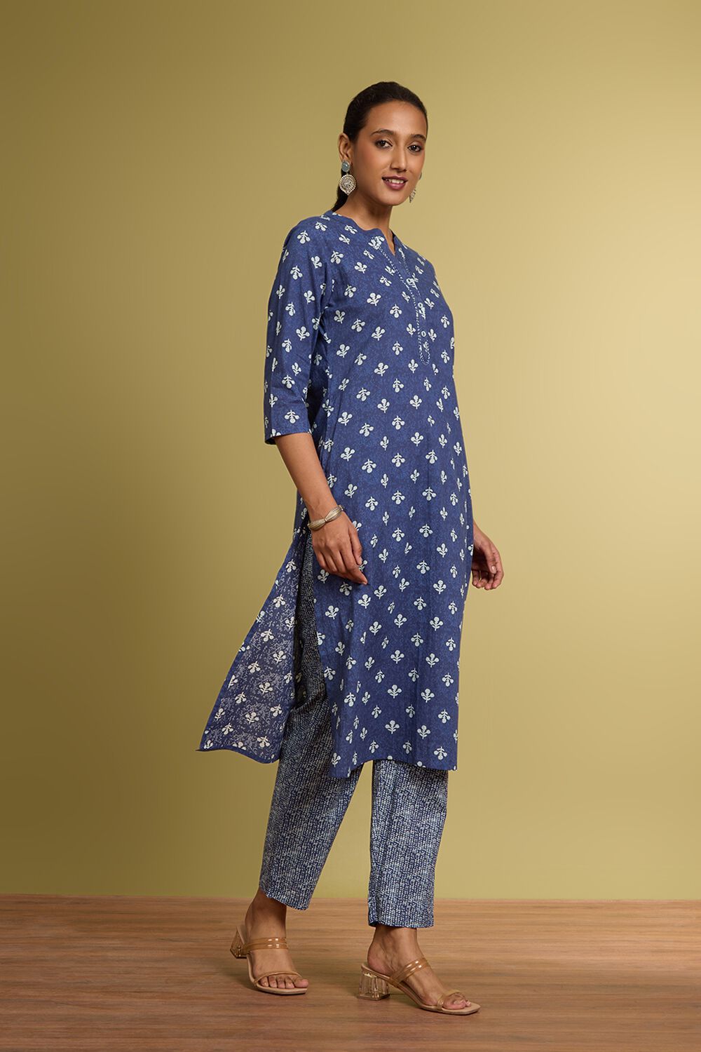 Blue Screen Printed Pure Cotton Kurta Set image number null