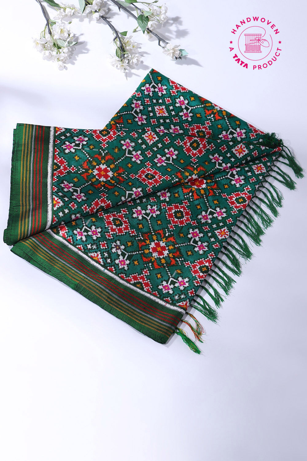 Green Silk Patan Patola Navaratna Bhat Ikat Saree image number null