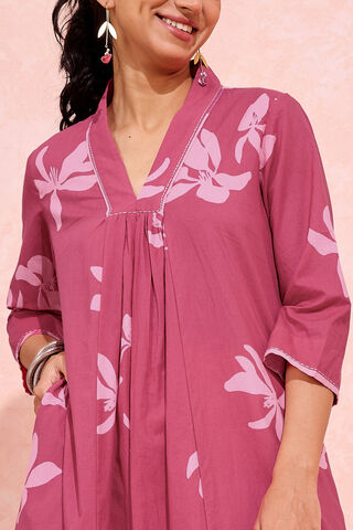 Dark Pink Screen Printed Pure Cotton Kurta thumbnail image number null