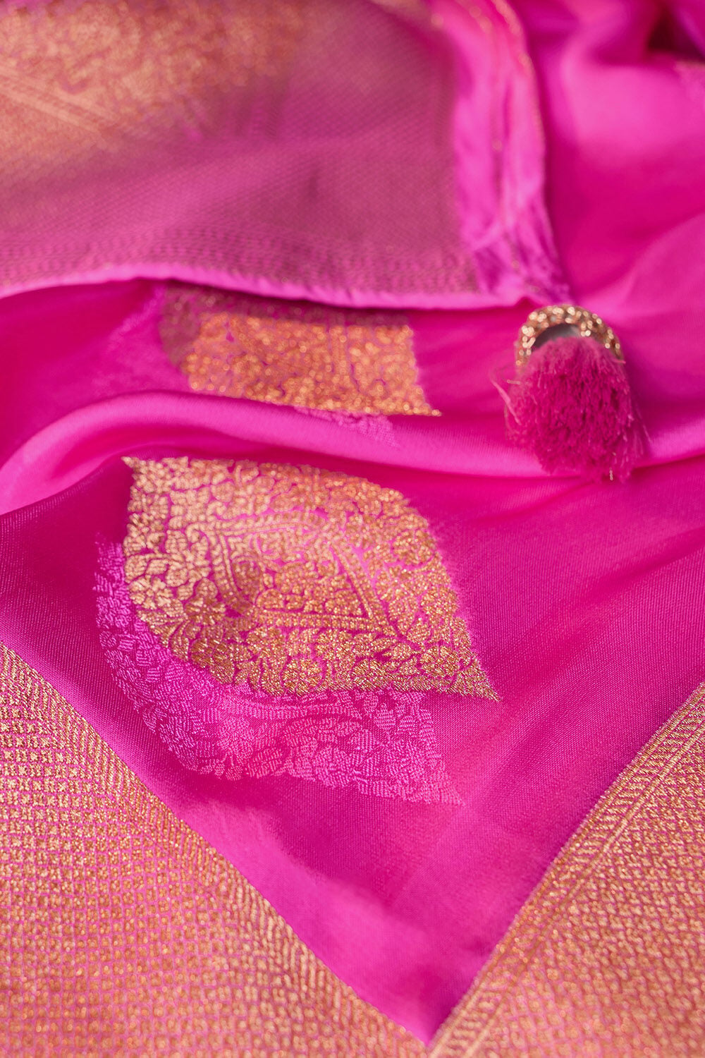 Pink Woven Pure Viscose Saree image number null