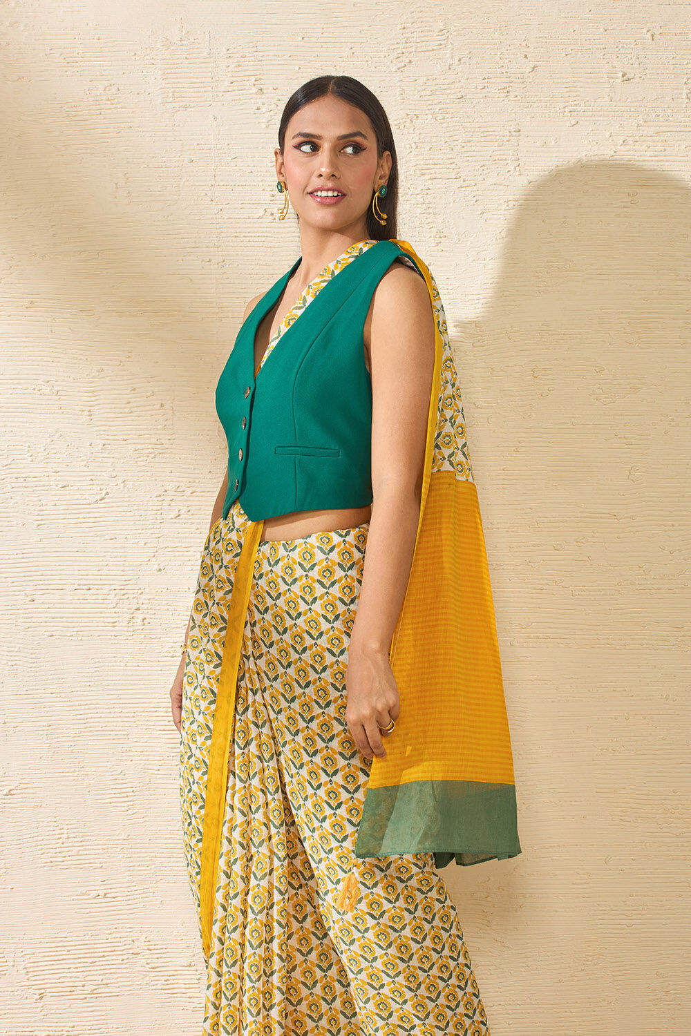 Yellow Screen Printed Bengal Pure Mulmul Cotton Saree image number null
