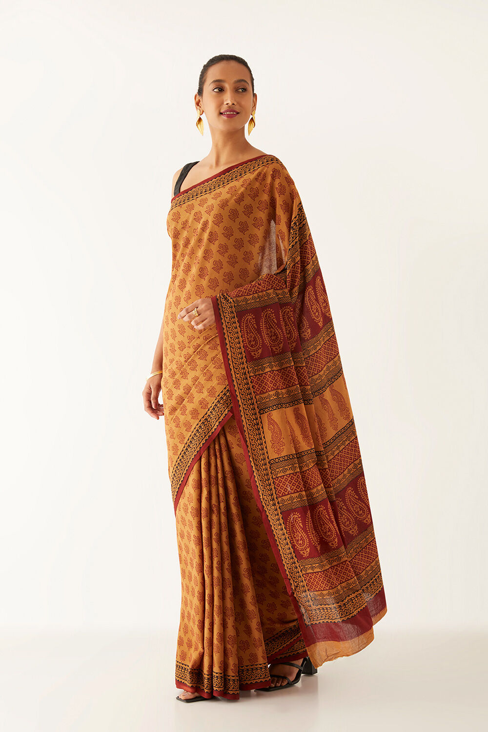 Beige Pure Cotton Bagh Printed Saree image number null