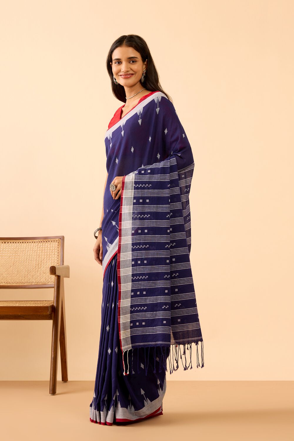 Dark Blue Bengal Pure Cotton Jamdani Saree image number null