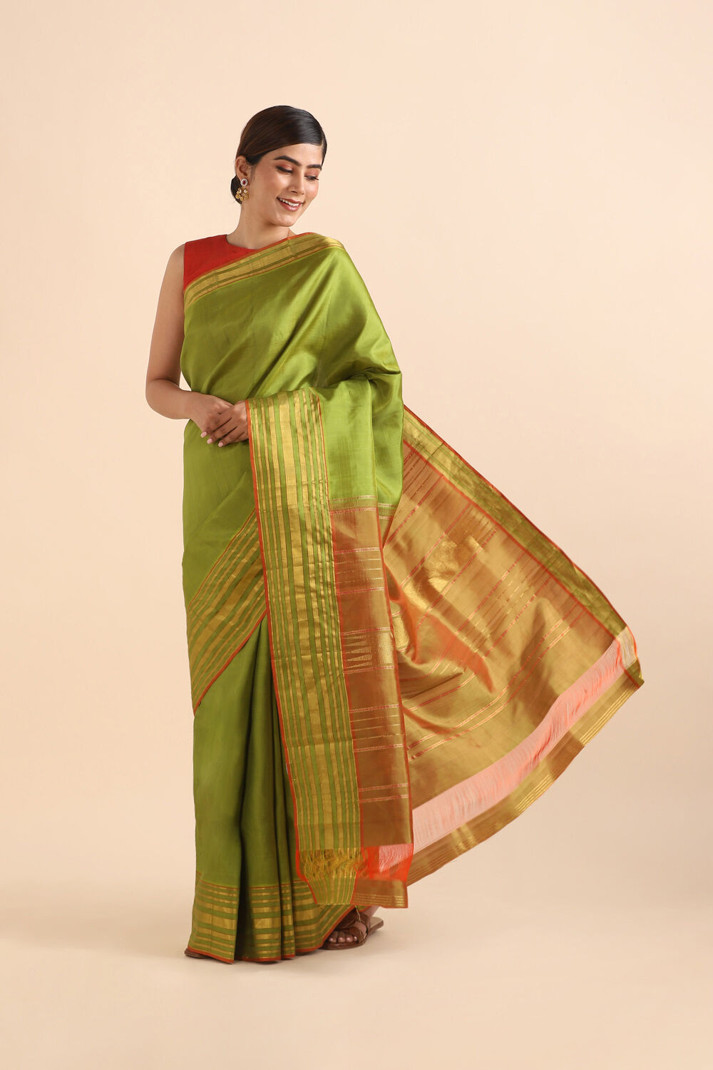 Green Pure Silk Kanjivaram Saree image number null