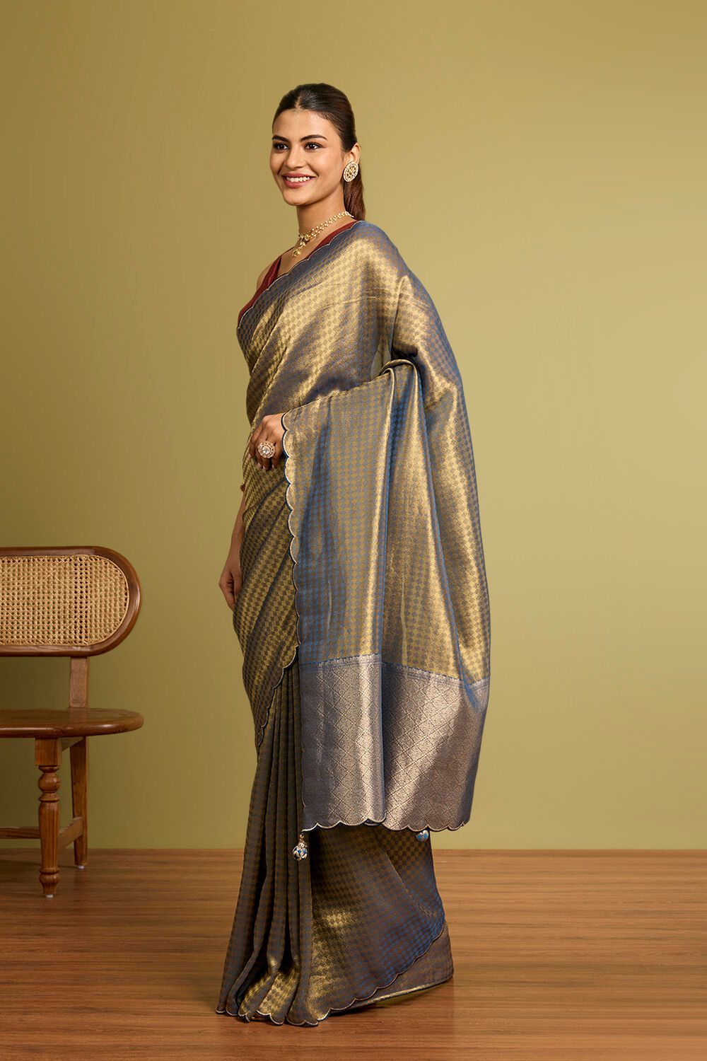 Blue Woven Viscose Tissue Saree image number null