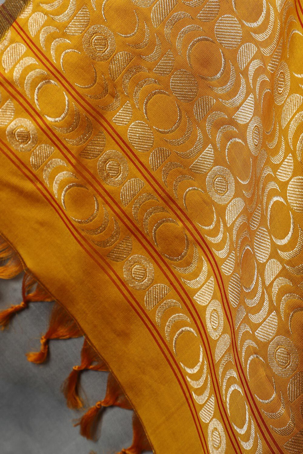 Grey Woven Pure Silk Kanjivaram Saree image number null