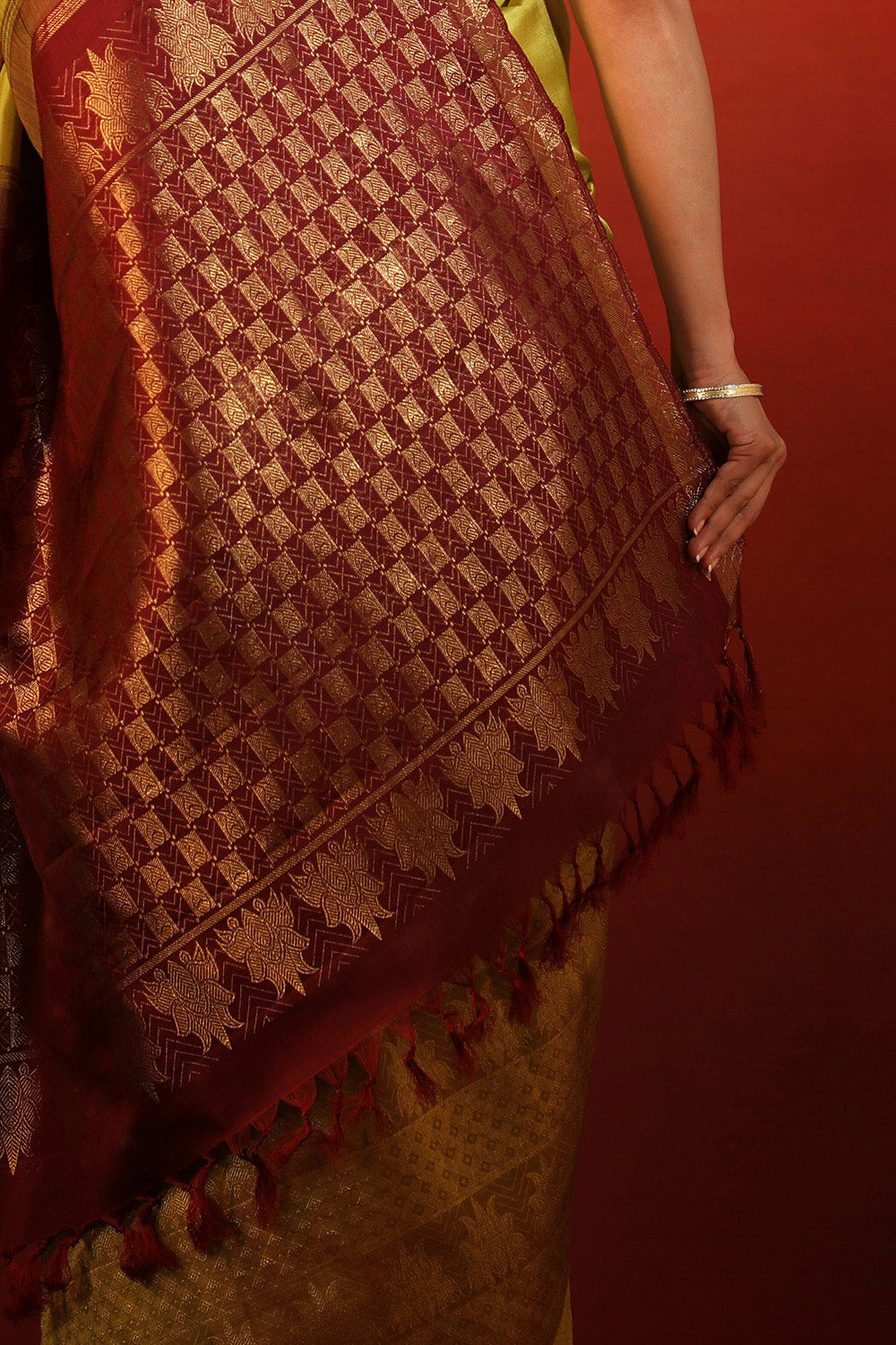Lime Woven Pure Silk Kanjivaram Saree image number null