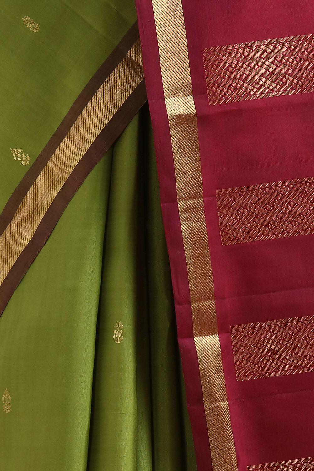 Dark Green Pure Silk Kanjivaram Saree image number null