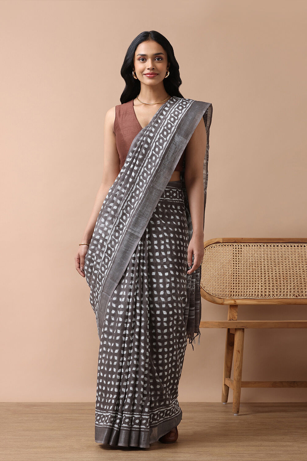 Grey Cotton Viscose Contemporary Block Printed Saree image number null