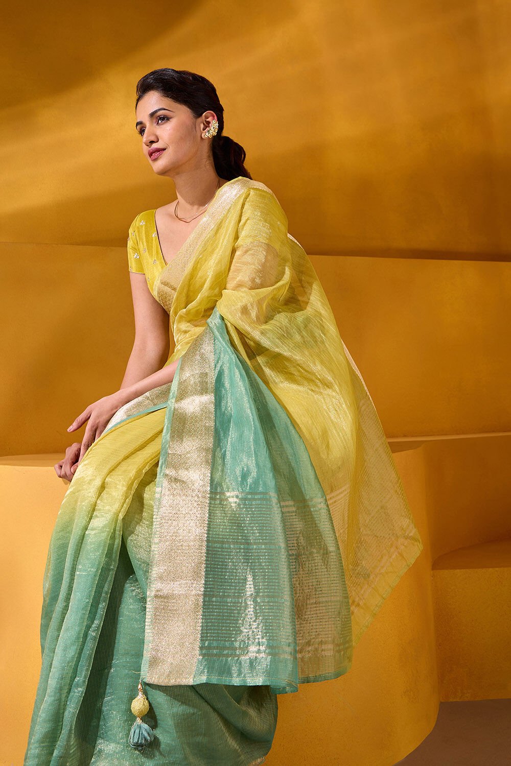 Green Woven Viscose Tissue Saree image number null