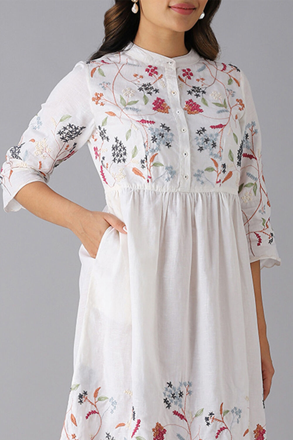 Off White Linen Embroidered Kurta image number null